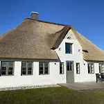 With 2 Bedrooms * Westerhever