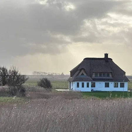 With 2 Bedrooms Westerhever