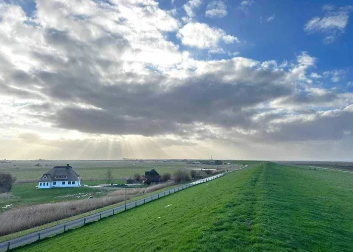 With 2 Bedrooms Westerhever